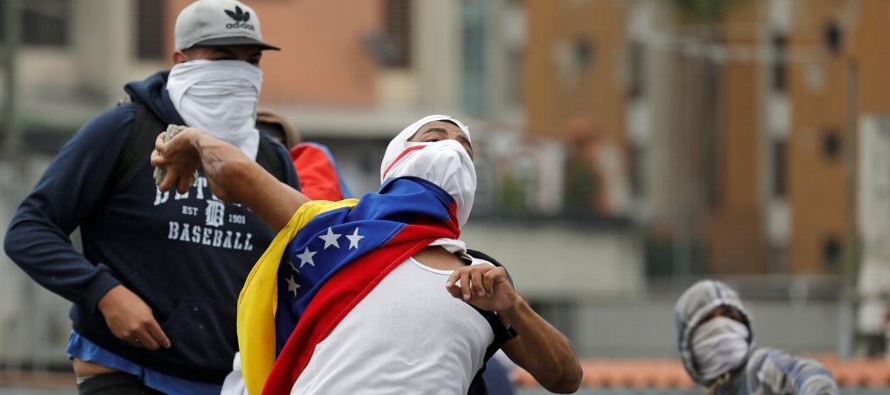 De nuevo la oposición reta al régimen de Nicolás Maduro. Lo ha hecho otras...