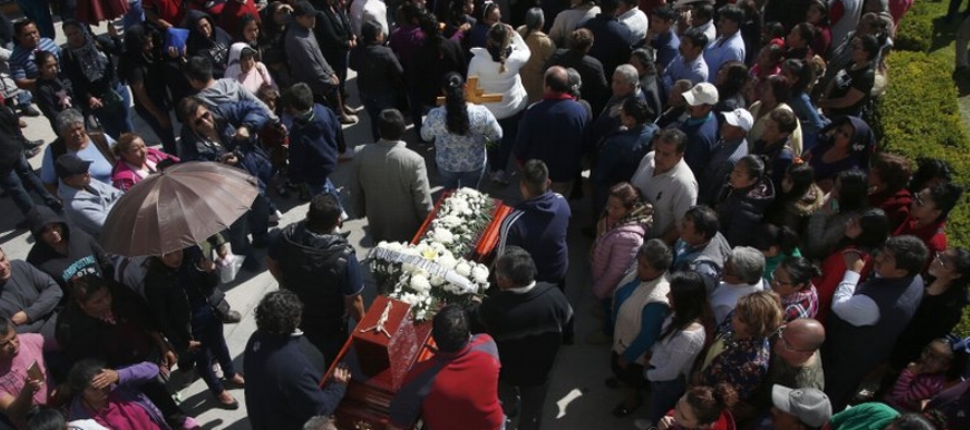 El secretario de Salud de México, Jorge Alcocer, dijo el viernes que 10 víctimas que...