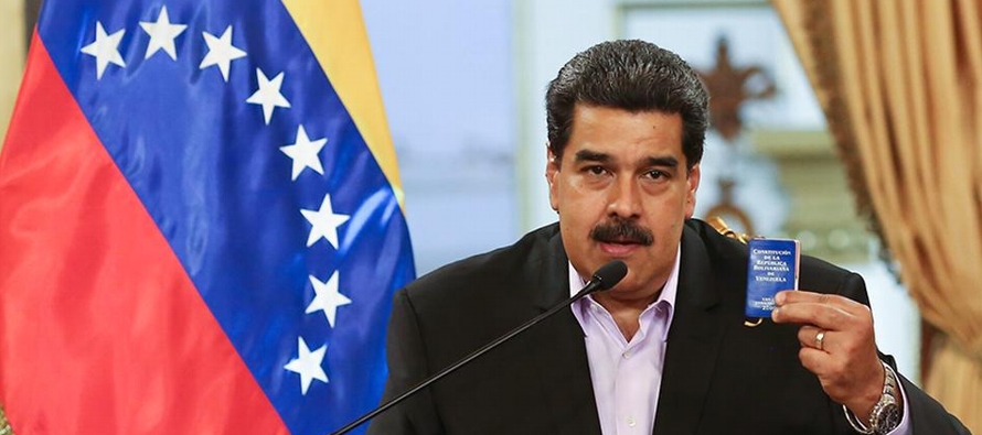 Maduro dijo que estaba "dispuesto a discutir personalmente con Donald Trump, en...