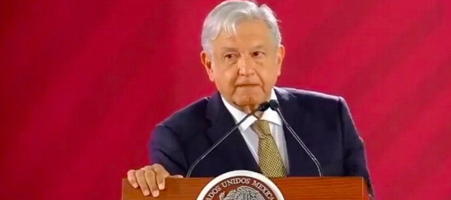 López Obrador fustigó a gobiernos y exfuncionarios, a quienes acusó de...