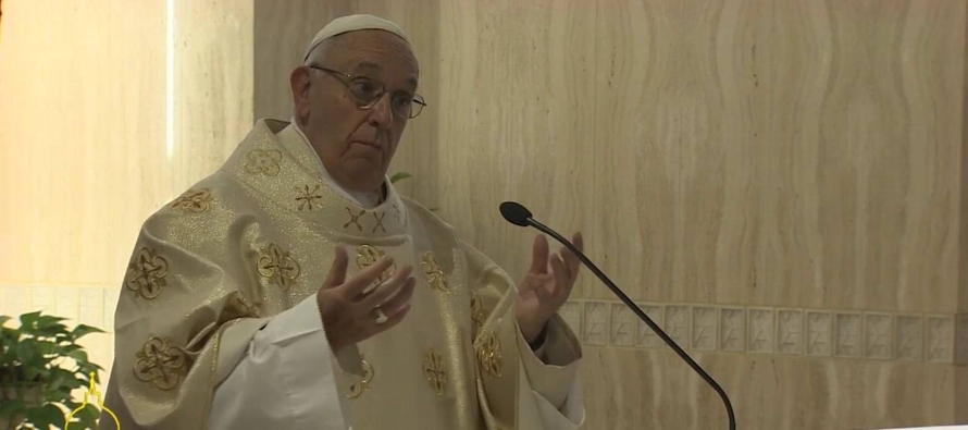 El Papa Francisco presidió la oración del Ángelus este domingo 17 de febrero...