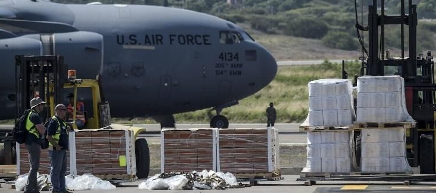 La carga de las aeronaves -que llegaron provenientes de una base de la Fuerza Aérea de...