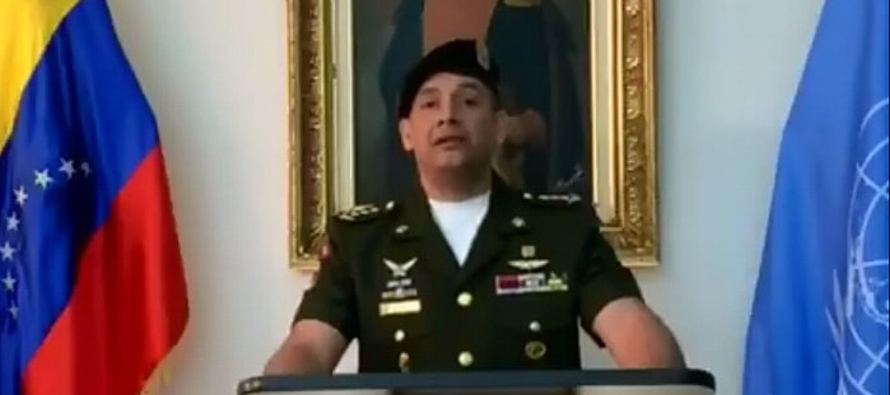 El coronel Pedro Chirinos Dorante, quien se identificó como asesor militar adjunto a la...