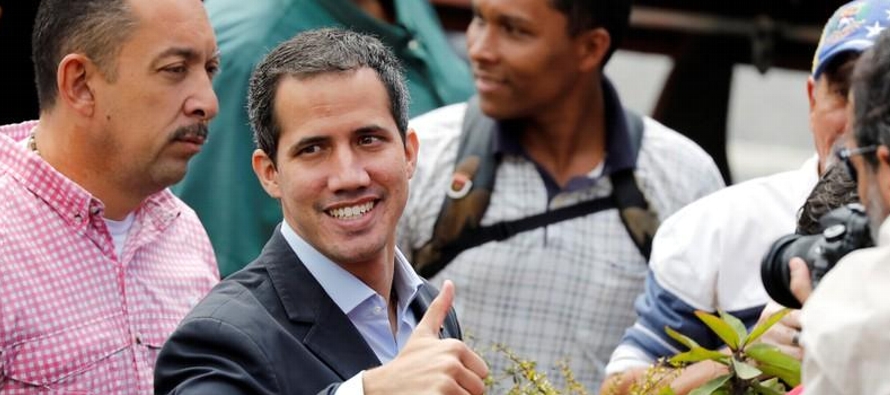 Guaidó, a quien muchos países reconocen como presidente interino de Venezuela, dijo...