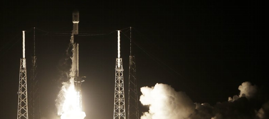 La nave espacial israelí fue lanzada el jueves por la noche desde un cohete Falcon 9 de la...