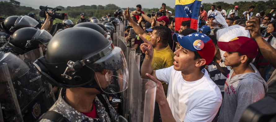 La operación que Juan Guaidó puso en marcha en las fronteras, que con el apoyo...