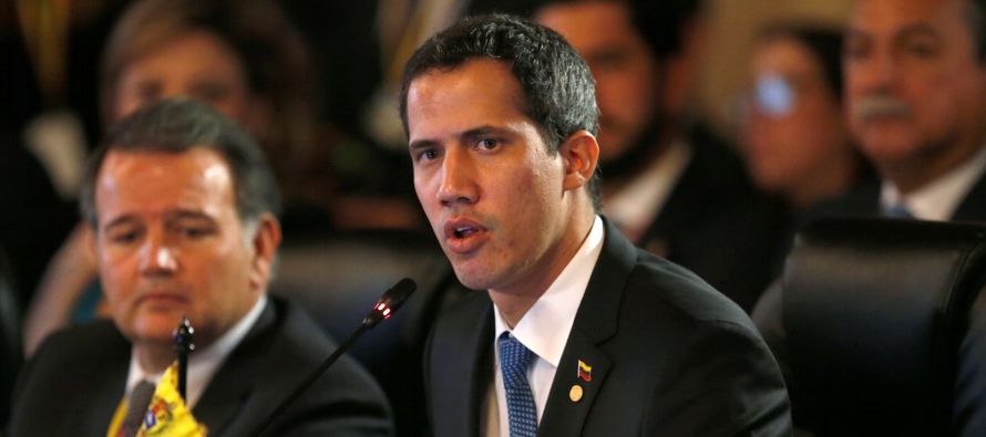 Guaidó, reconocido como el presidente interino de Venezuela por Estados Unidos y gran parte...