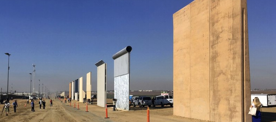 O’Shaughnessy expresó que unas barreras en la frontera con México...
