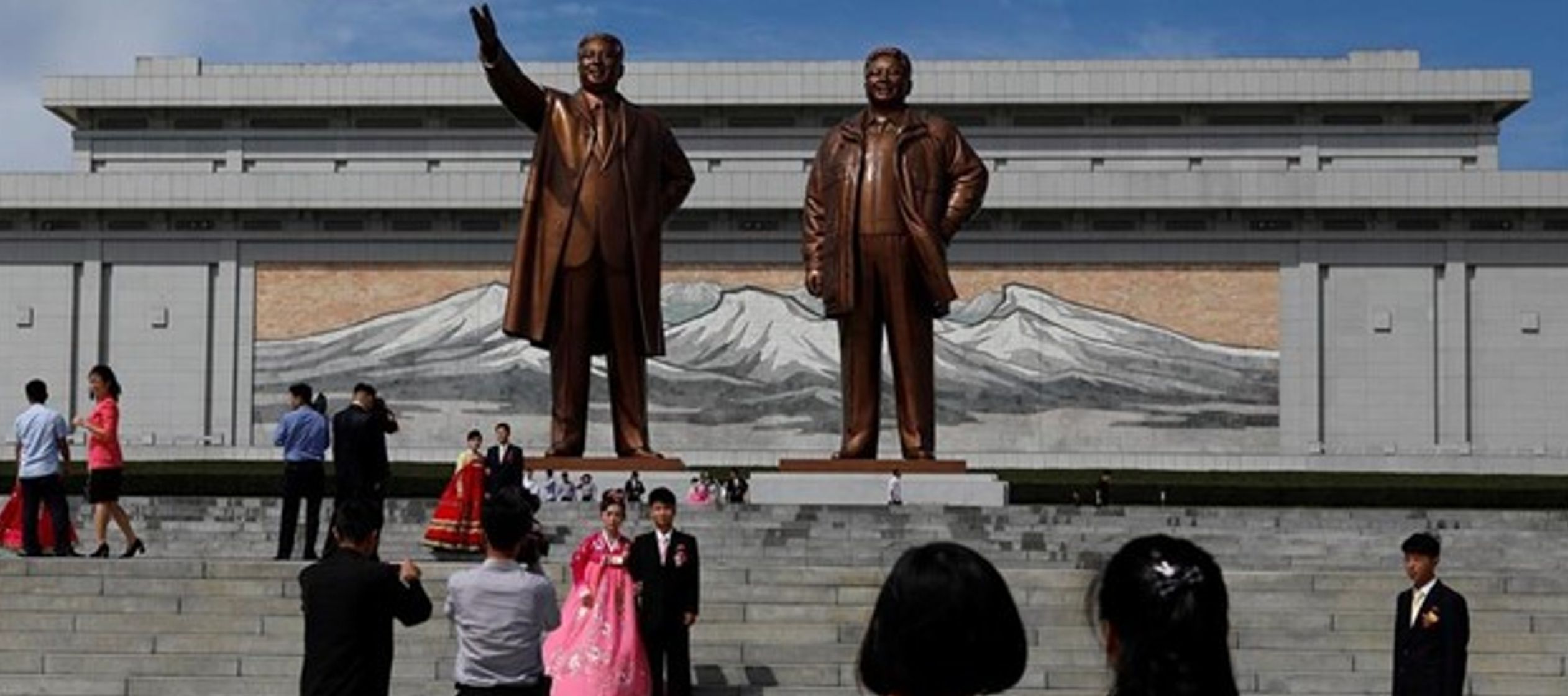 Los norcoreanos están obligados a trabajar, pero no son ellos quienes eligen su empleo, sino...