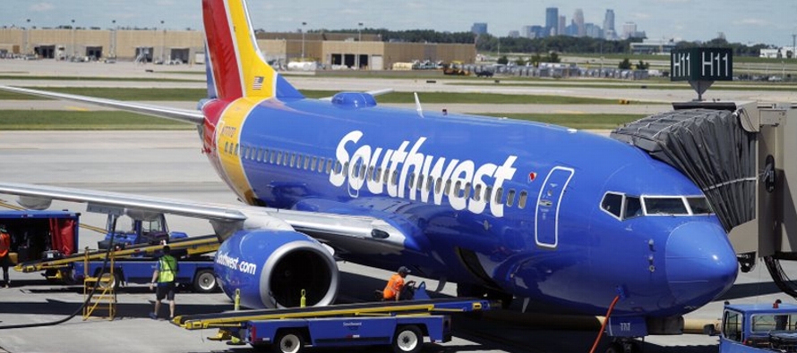 Southwest dice en la demanda que normalmente tiene 14 aviones fuera de servicio en un día...