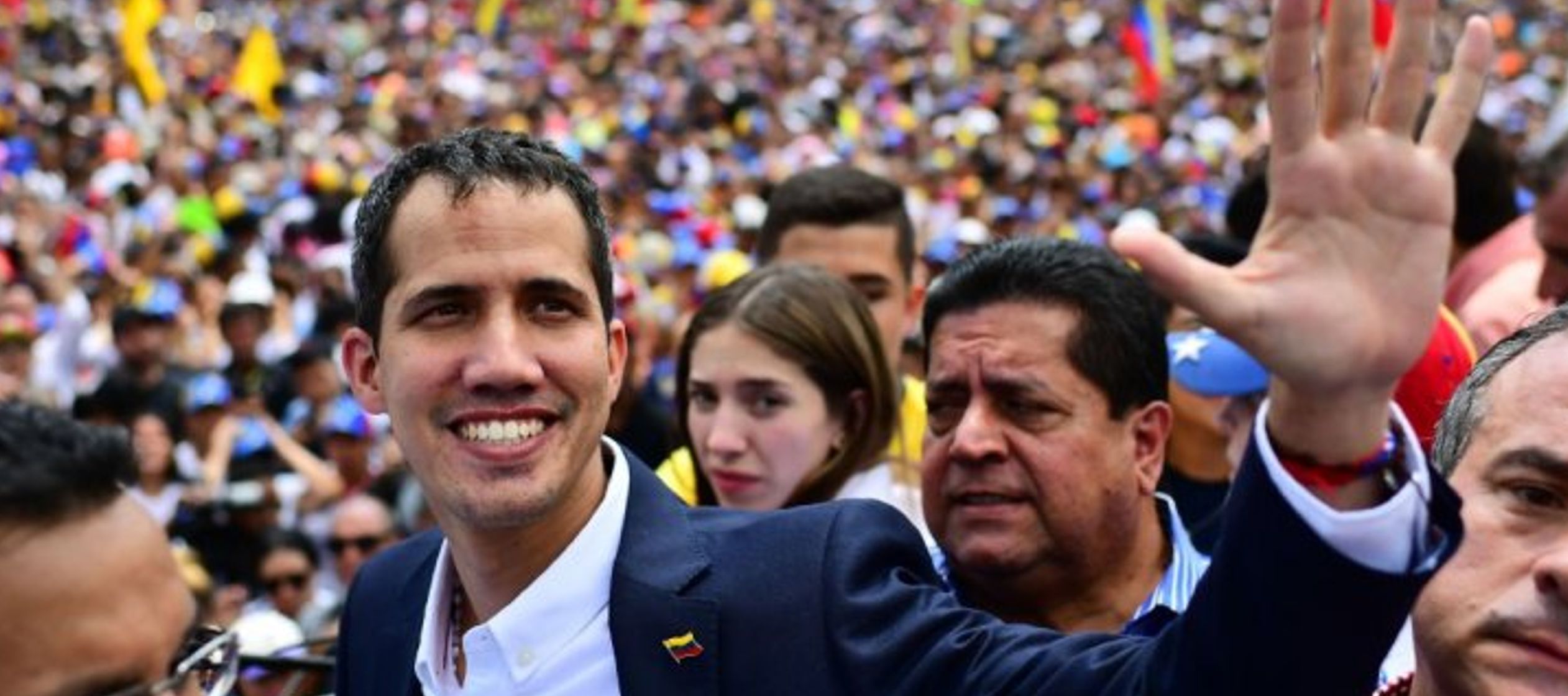 En el vuelo a Caracas el presidente encargado tuvo un mensaje para los compatriotas que le...