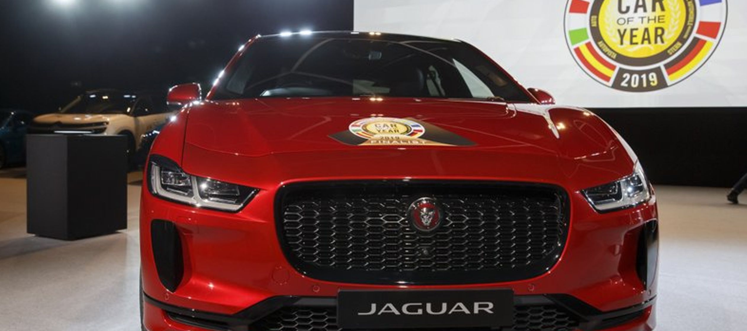El Jaguar eléctrico I-Pace fue nombrado el lunes Auto del Año en Europa, la primera...