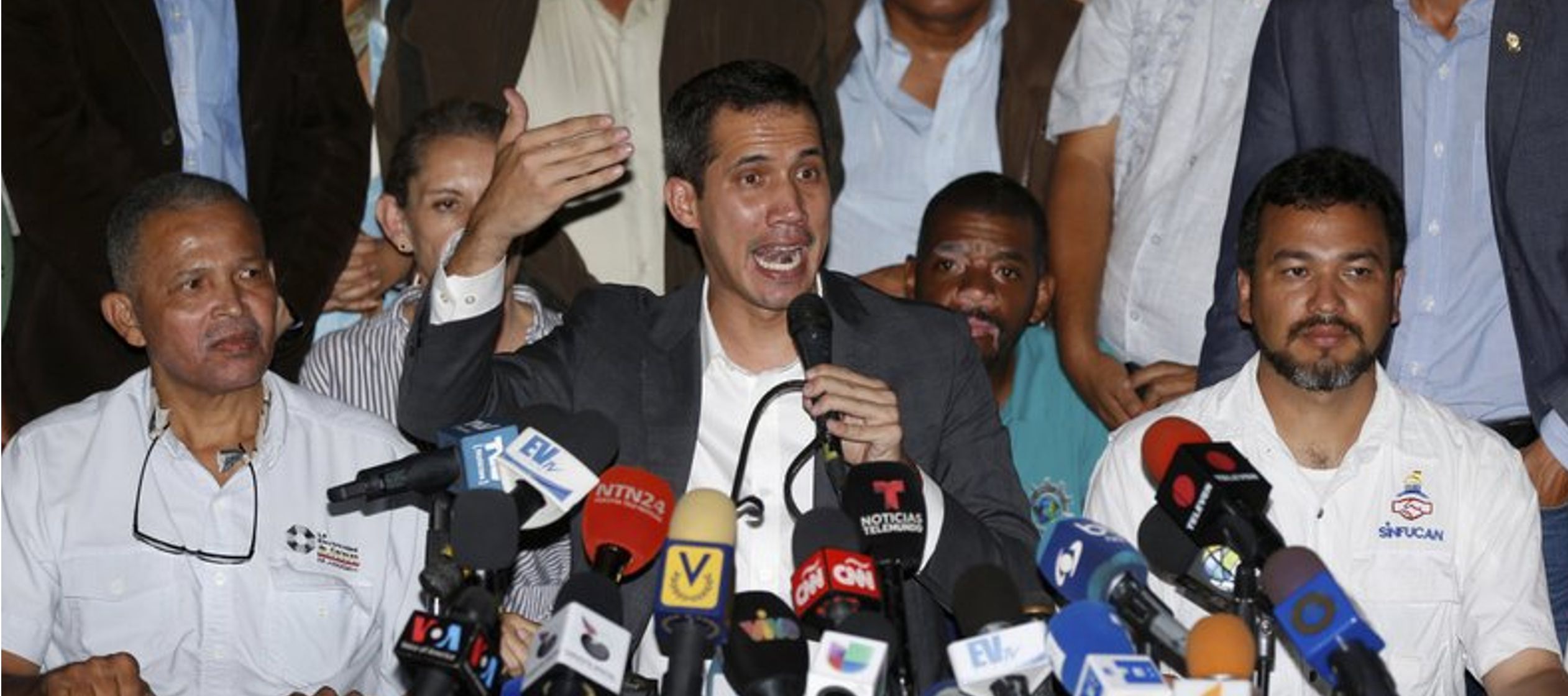 “En Guaidó vemos la esperanza de la reconstrucción del país”,...