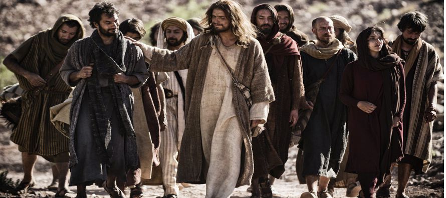 En aquel tiempo, Jesús dijo a sus discípulos: «El Hijo del hombre debe sufrir...