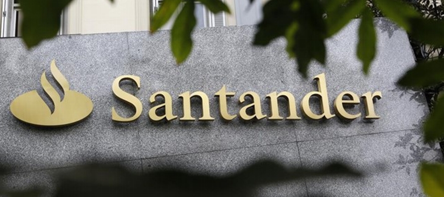 Santander Brasil y Banco Bonsucesso acordaron crear una sociedad conjunta en 2015, con...