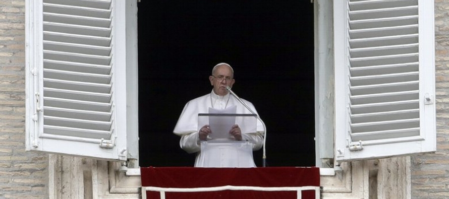 En su servicio religioso dominical, el pontífice dijo que la masacre se suma “al...
