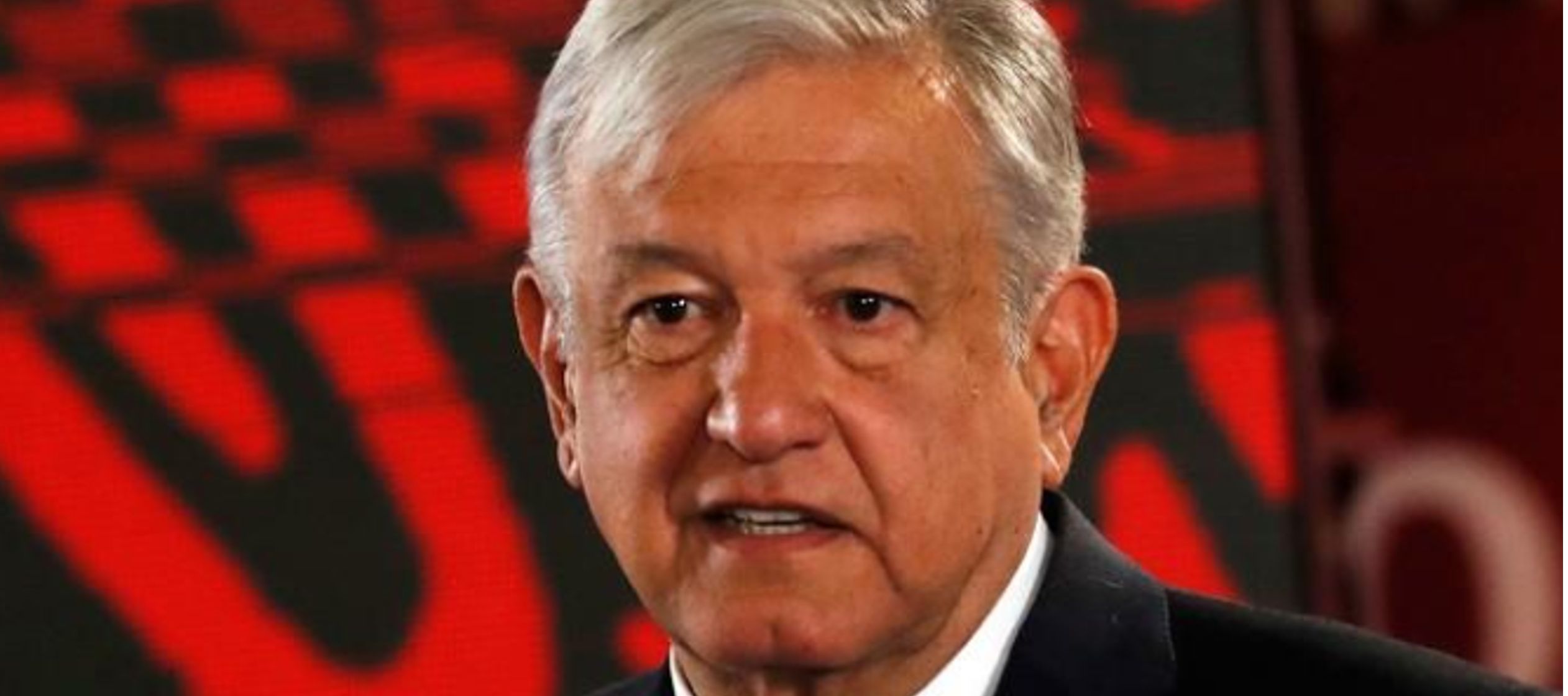 López Obrador agregó que abandonará la presidencia en los plazos que establece...