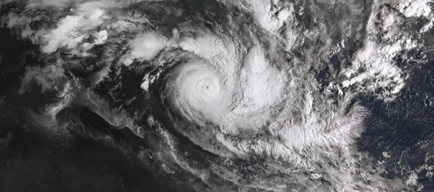 Se espera que el ciclón Trevor, que tiene vientos sostenidos de 200 kilómetros por...