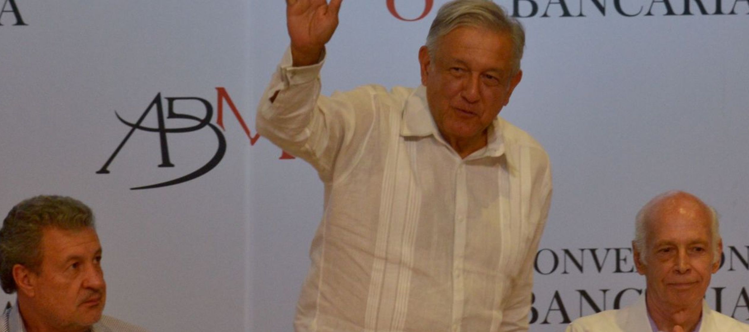 El discurso que ofreció López Obrador a los banqueros por casi 40 minutos, primero...