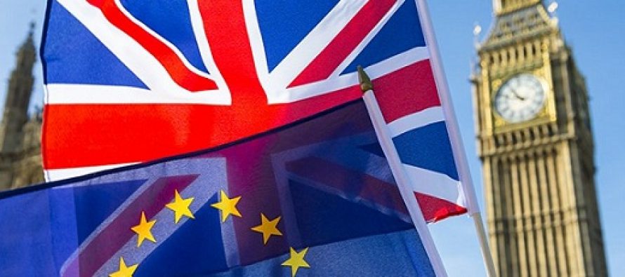 La salida del Reino Unido de la Unión Europea volvió a tambalearse el domingo...