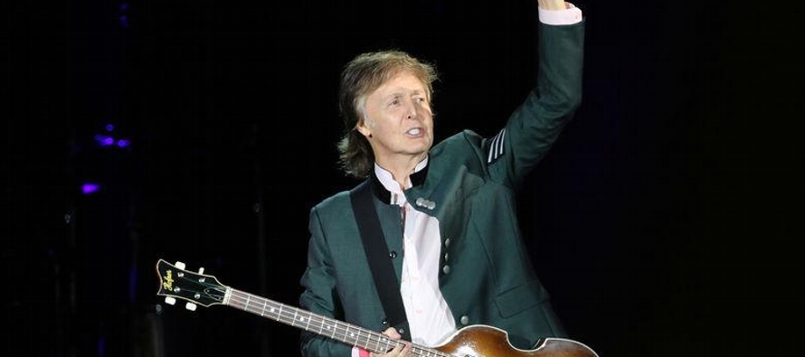 Como parte de su gira Freshen Up Tour, McCartney comenzó el concierto casi con puntualidad...