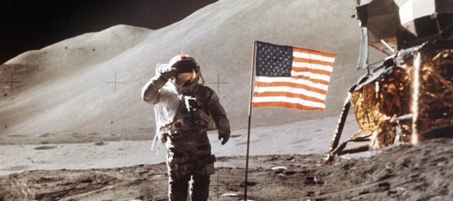 El vicepresidente advirtió que si la NASA no puede llevar a astronautas a la Luna para 2024,...