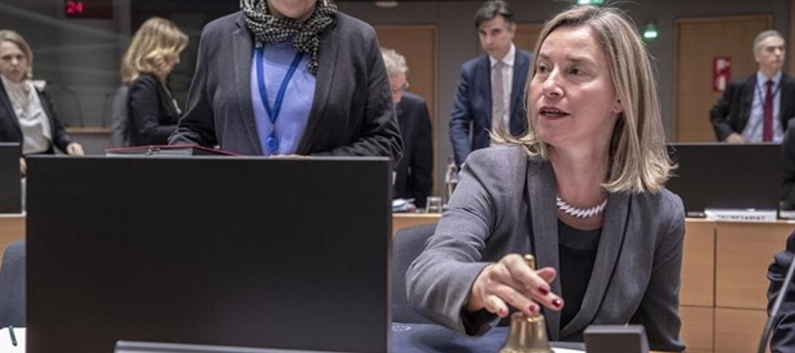 Mogherini ha expresado "firme rechazo al uso de la fuerza como medio para abordar la crisis...