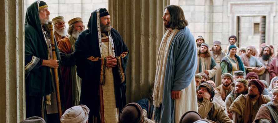 Jesús, viendo que le había contestado con sensatez, le dijo: «No estás...