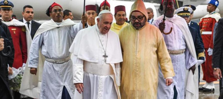 El Papa ha despegado poco antes de las 11.00 de Roma y ha aterrizado en Rabat sobre las dos de la...