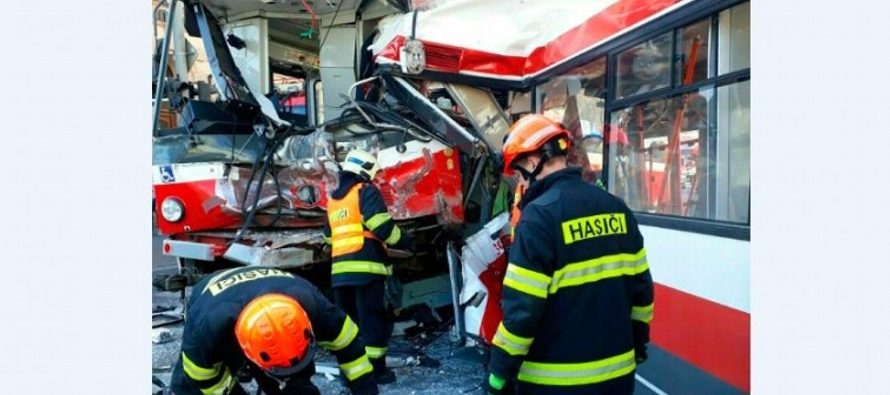 El suceso ocurrió la tarde del lunes en la ciudad de Brno, dijo el cuerpo de bomberos....