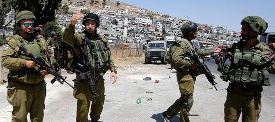 El Ejército israelí dijo que un civil israelí había disparado a un...