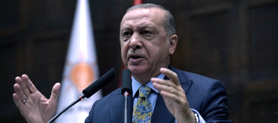 Erdogan sufrió un fuerte revés al perder su antiguo baluarte de Ankara en los...