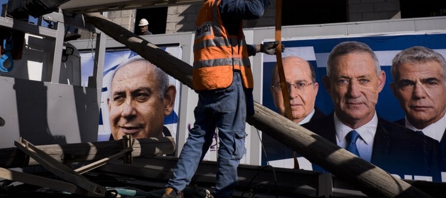 En la práctica, los comicios son un referendo sobre Netanyahu, el hombre que ha dominado la...