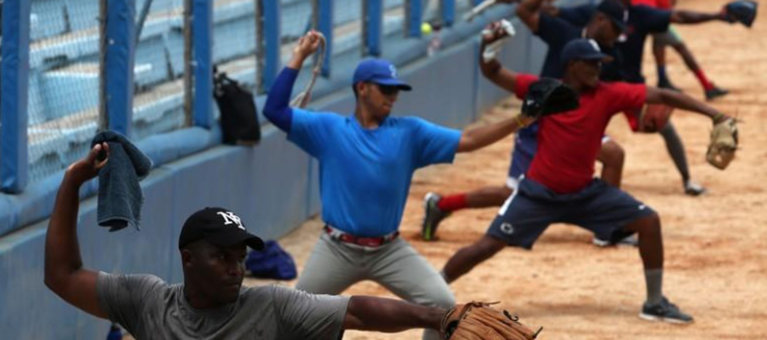 La medida esencialmente anula el acuerdo alcanzado entre la MLB y la federación cubana en...