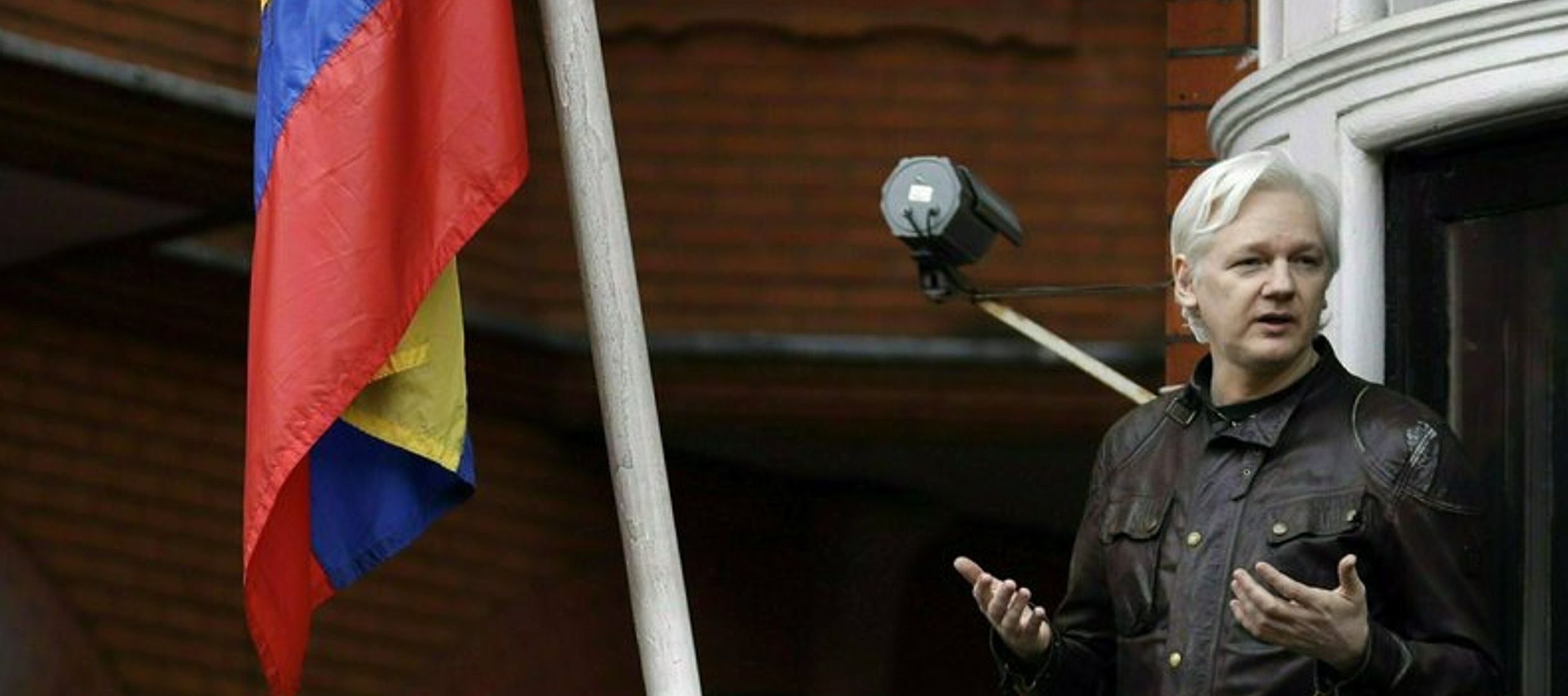 Valencia advirtió que si Assange “incumple las condiciones que establecen las...