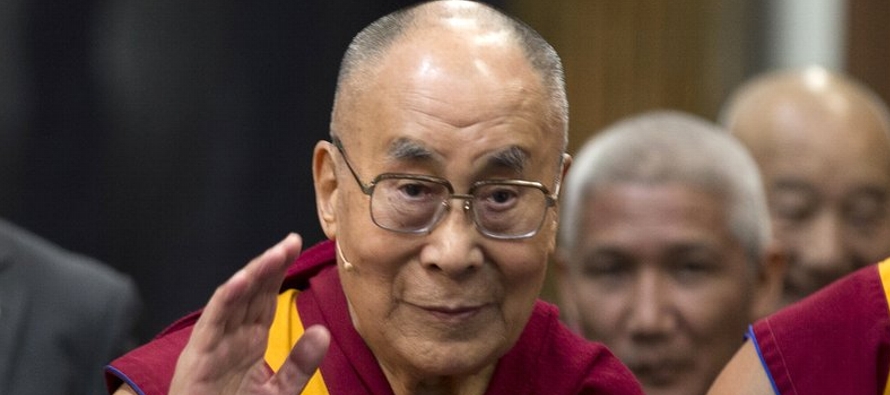 El Dalai Lama llegó en avión procedente de Dharmasala para asistir a consulta...