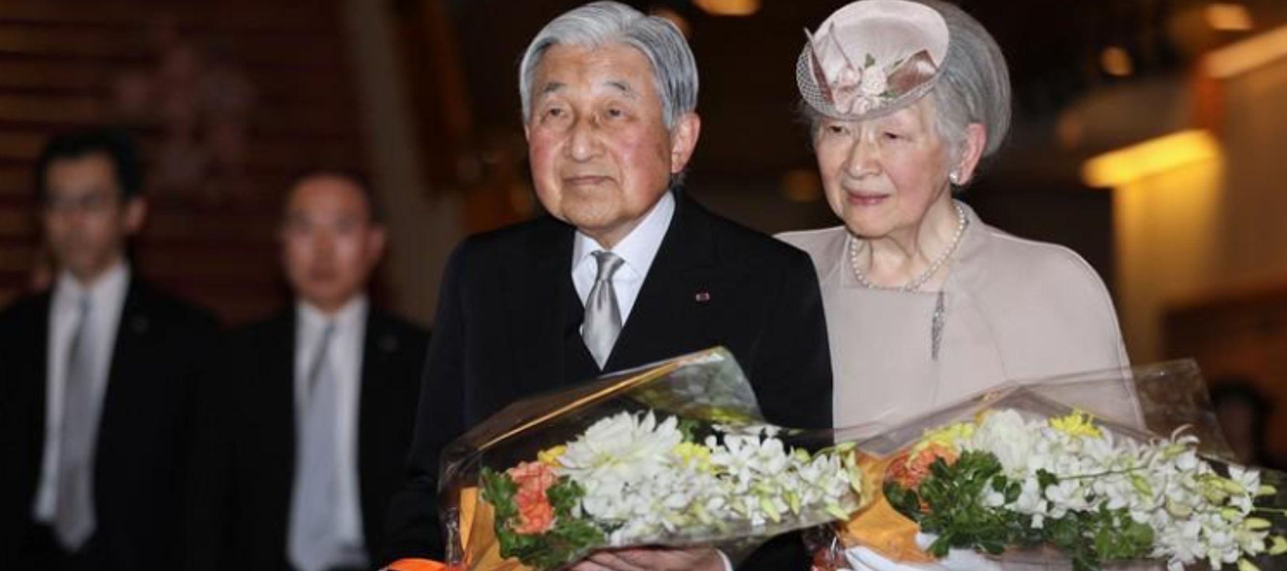 Akihito, de 85 años, abdicará el 30 de abril y será sucedido por su hijo...