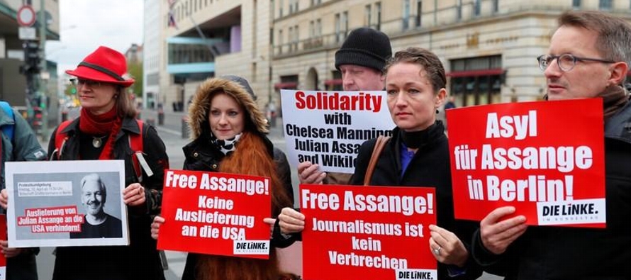 Assange fue arrestado el jueves en Londres cuando Ecuador revocó su asilo diplomático...
