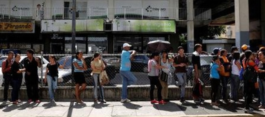 Venezuela está sumida en una profunda crisis económica marcada por una amplia escasez...