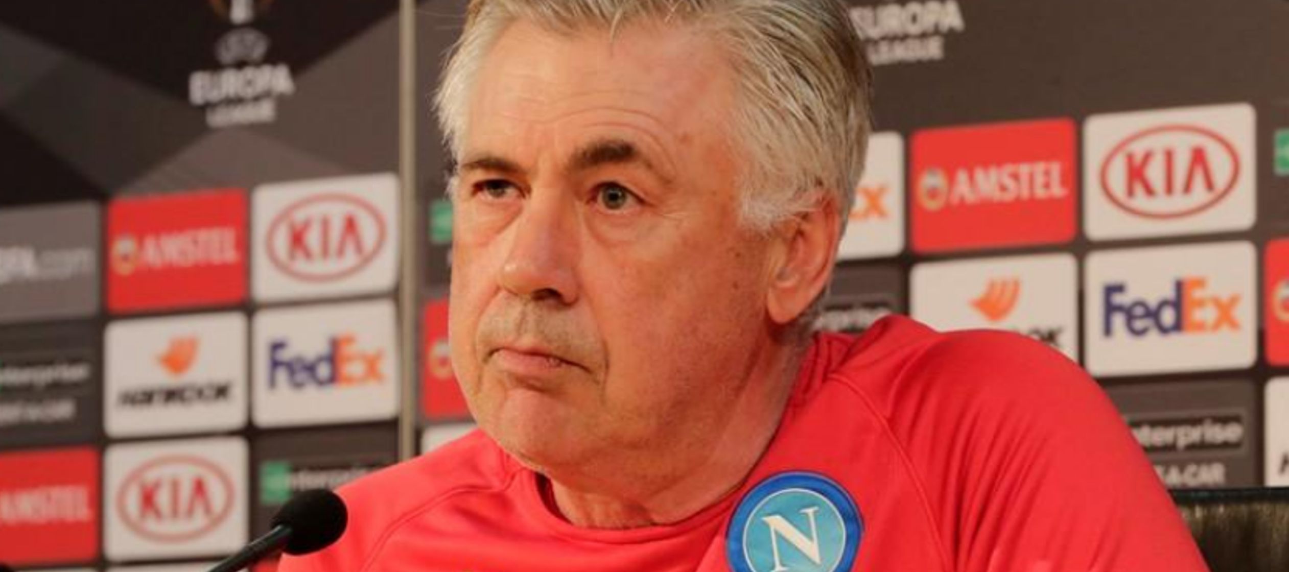 El entrenador del Napoli, Carlo Ancelotti, pidió “coraje, inteligencia y...