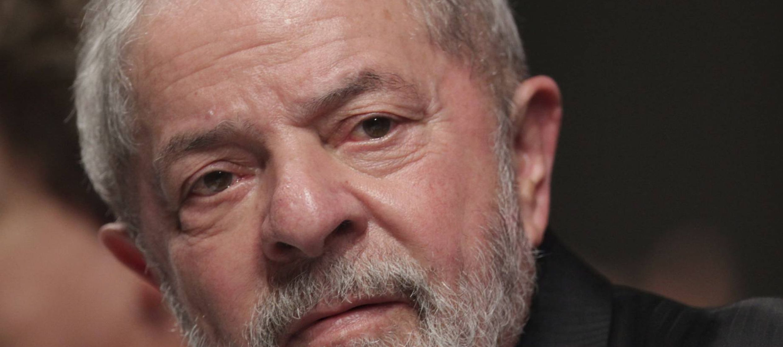 Lula está preso en dependencias de la Policía Federal de la ciudad de Curitiba...
