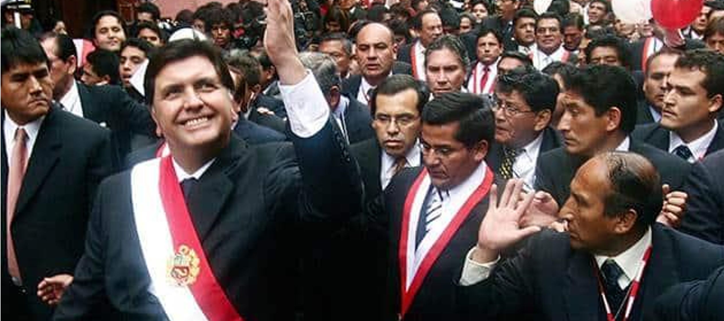 García llegó al poder por segunda vez en 2006 y gobernó hasta 2011. Antes...