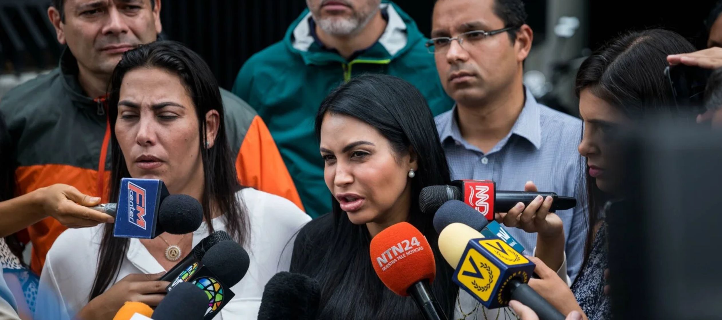 Guaidó sostuvo que la detención del político representa una violación...