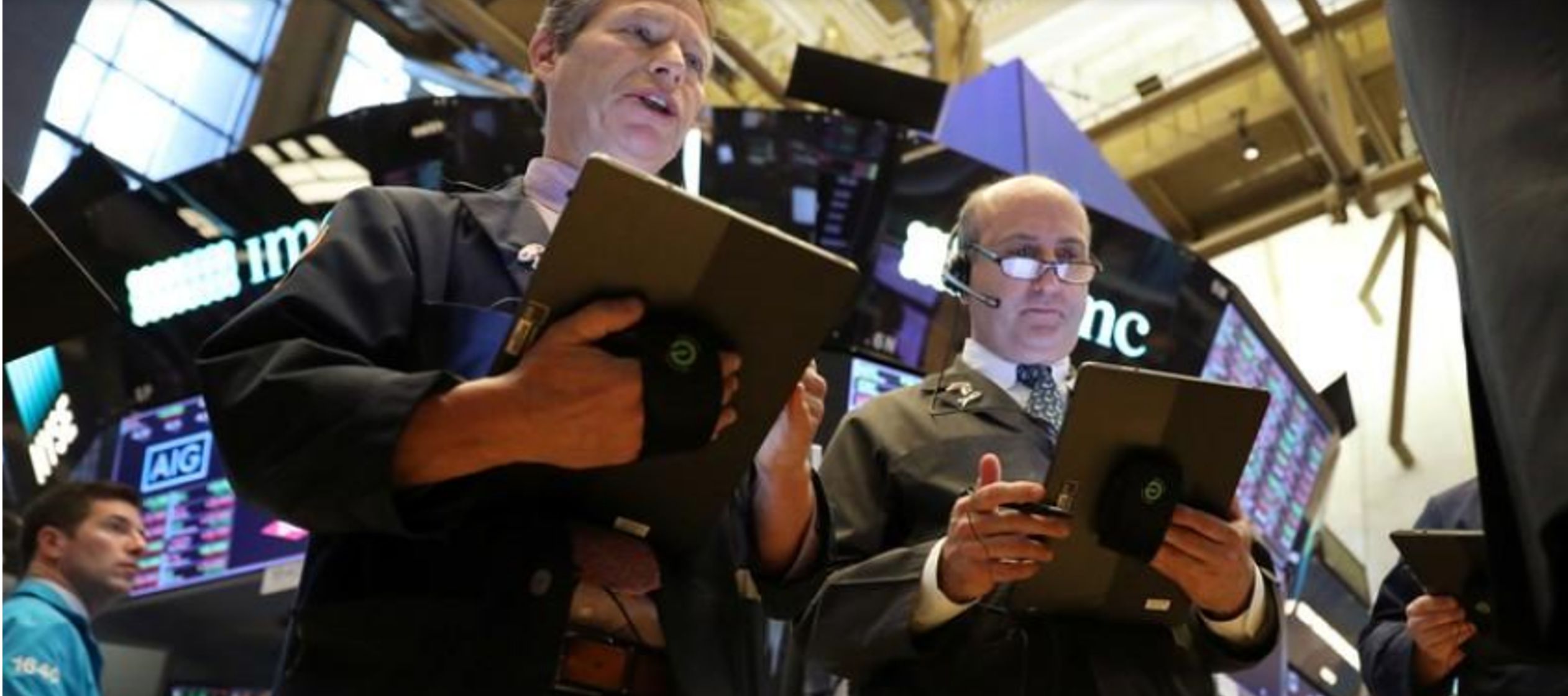 En la semana, el S&P avanzó un 1,2 por ciento, mientras que el Dow Jones perdió...