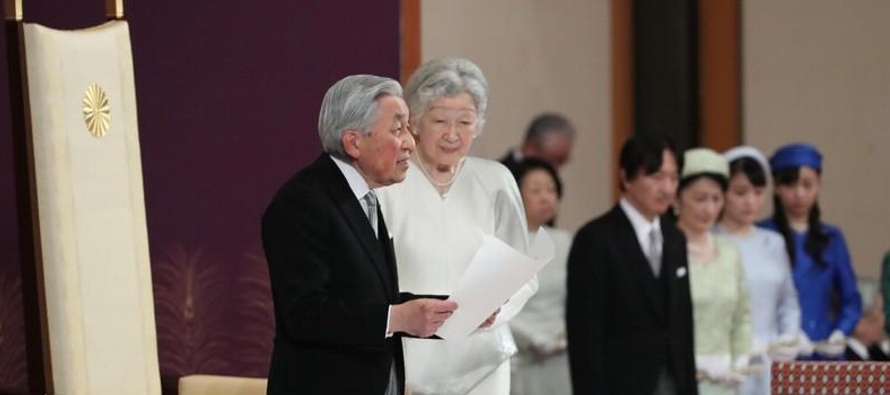 Akihito, de 85 años, el primer monarca japonés en abdicar en dos siglos, ha buscado...