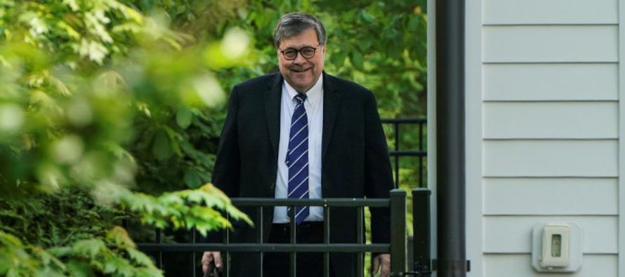Barr divulgó el reporte de Mueller el 18 de abril, con algunas partes bloqueadas para...