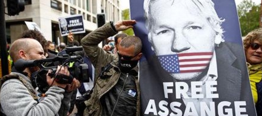 Assange se encuentra recluido en una prisión de alta seguridad de Belmarsh “como si...