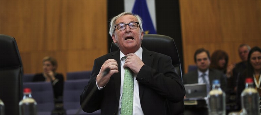 Juncker dijo el martes que los votantes deberían preguntarse cómo sería el...