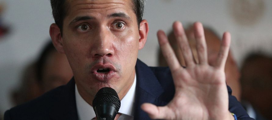 “Vamos a seguir en ofensiva en las calles”, afirmó el jueves Guaidó al...