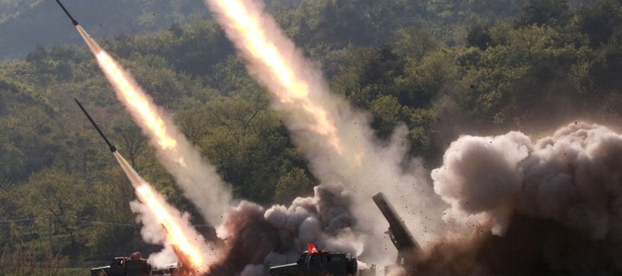 Los lanzamientos fueron vistos como una posible advertencia norcoreana a Washington por el...